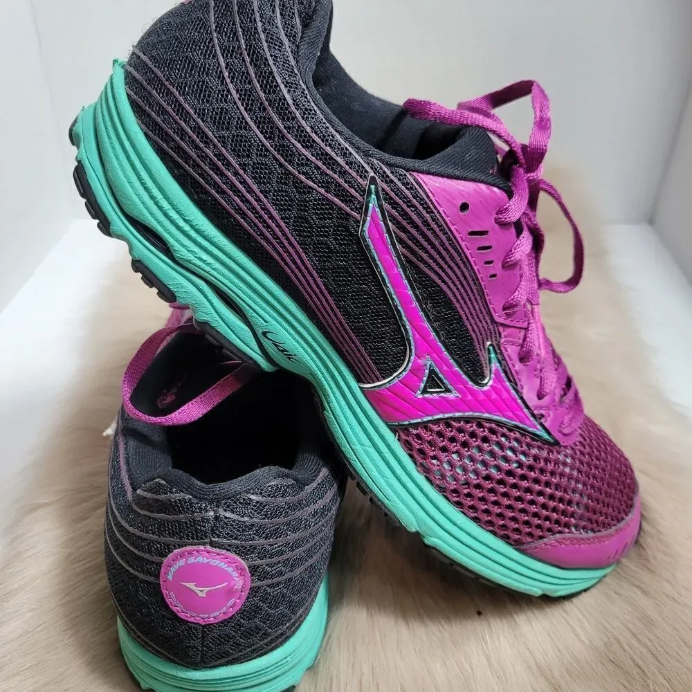 Mizuno Wave Sayonara 3 Women RoundToe Multi Color Running Shoe Size 8.